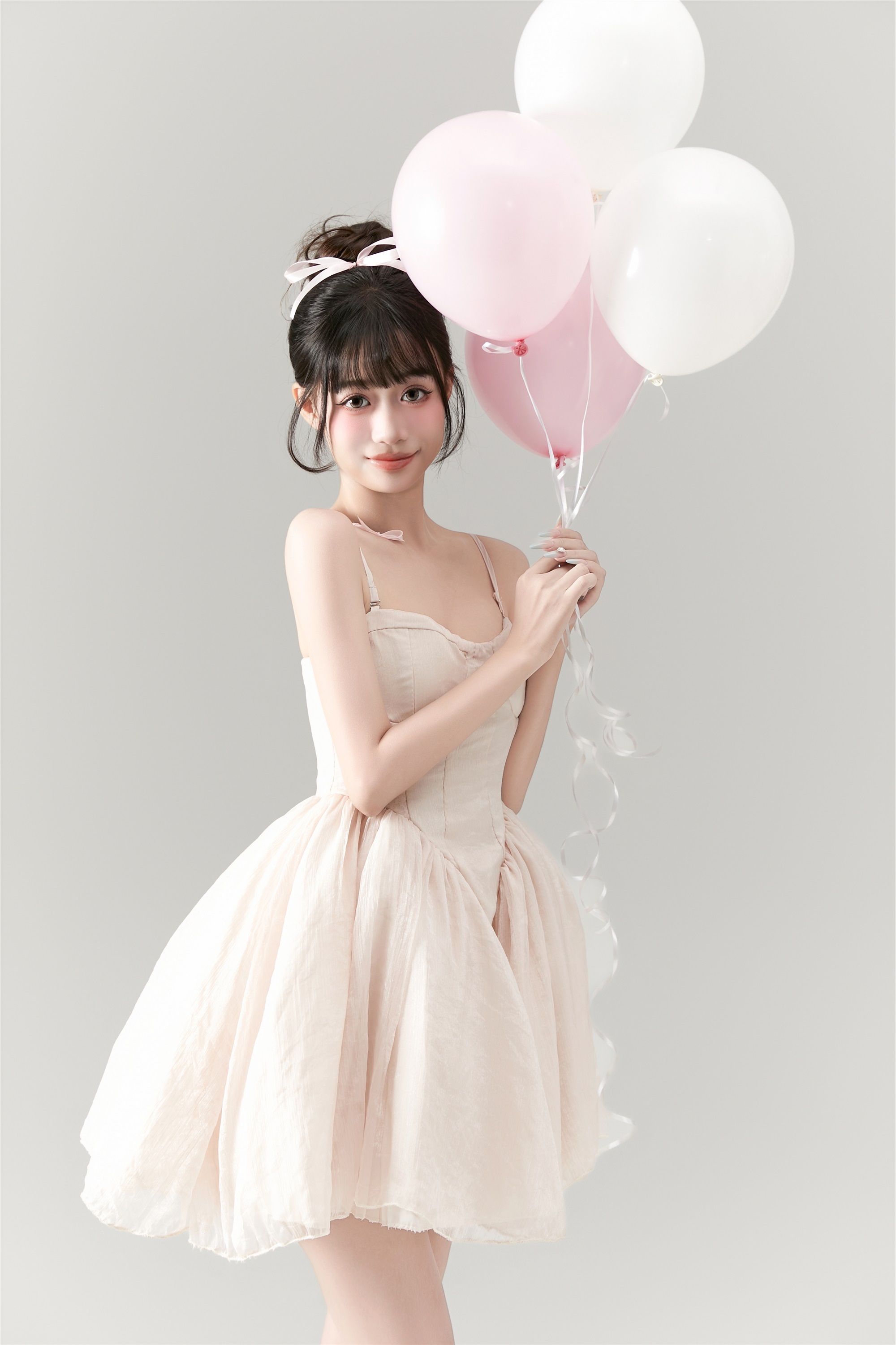 YITUYU艺图语 2025.01.01 芭蕾少女生日写真 菠萝包